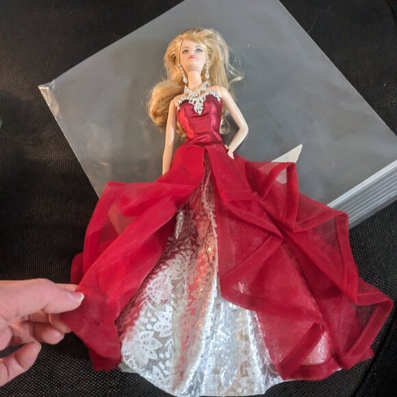 Holiday barbie - Picture 4 of 5